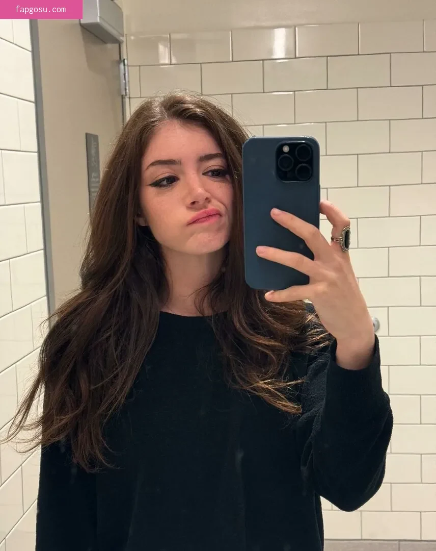Chrissy Costanza