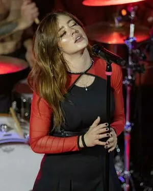 Chrissy Costanza