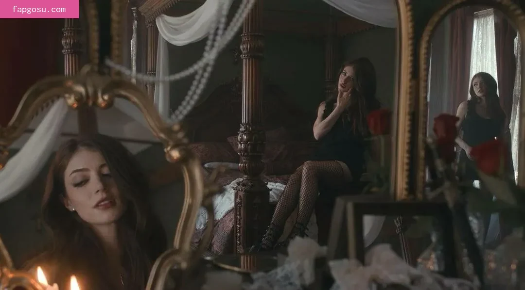 Chrissy Costanza