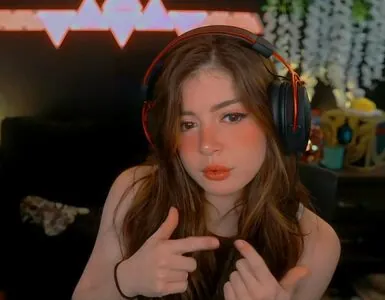 Chrissy Costanza
