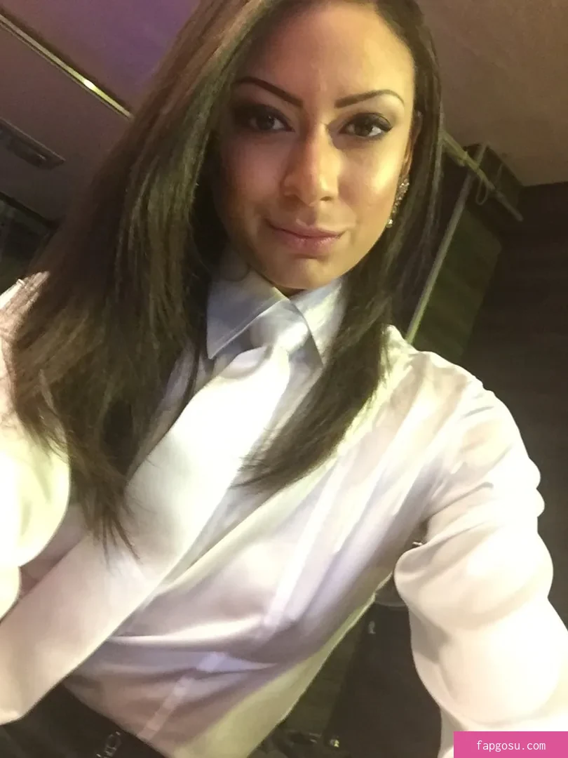 Cassie Del Isla