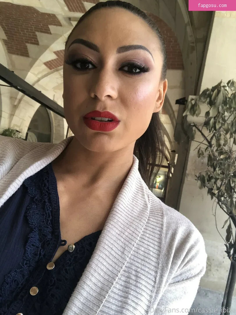 Cassie Del Isla