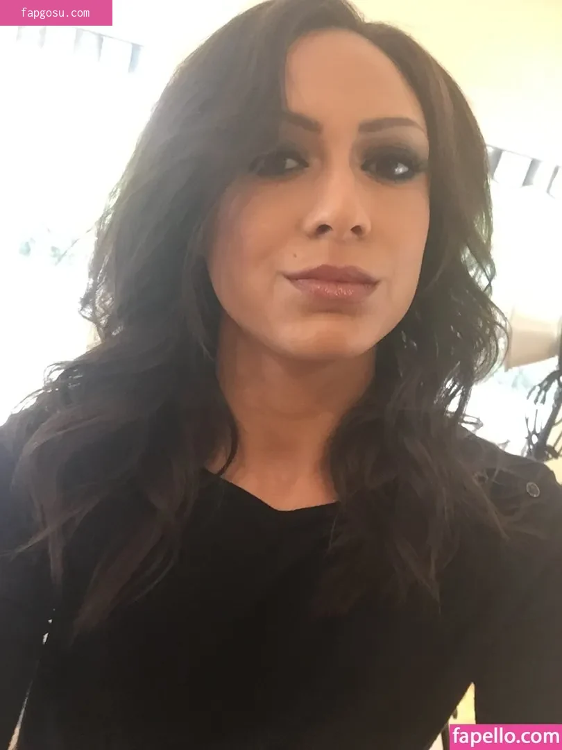 Cassie Del Isla