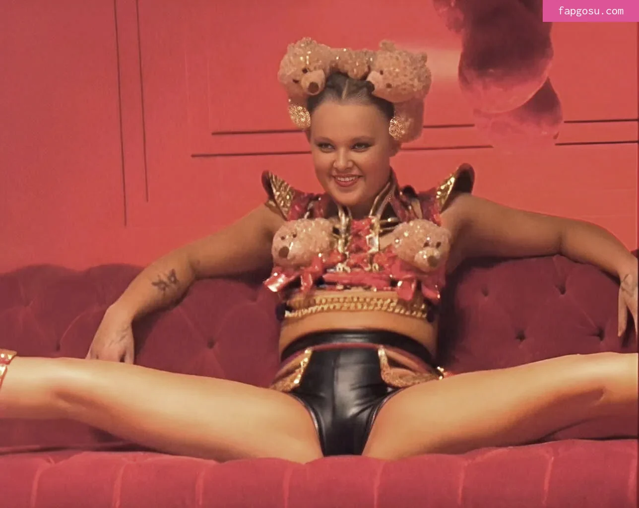 Celebrity Guilty Pleasures & Underrated Women