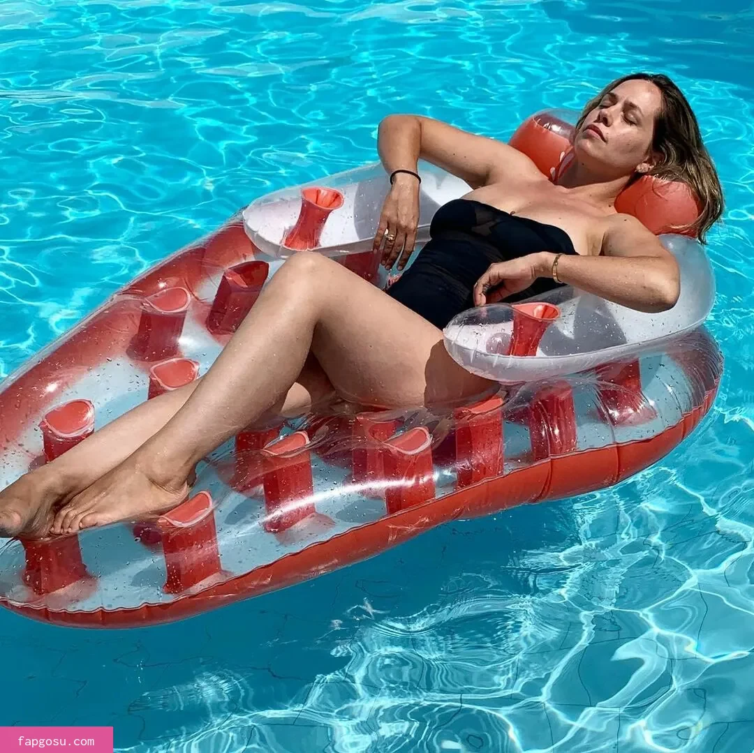 Celebrity Guilty Pleasures & Underrated Women