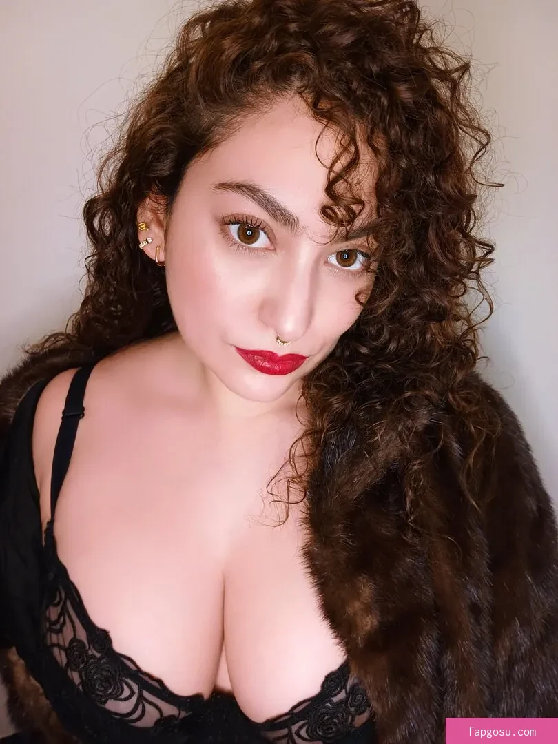 Curvy Goddesses