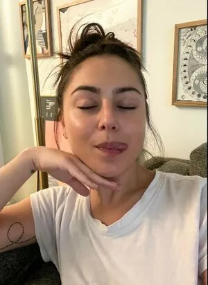 Chloecloud9 content
