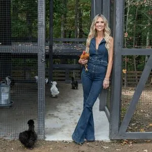 Christina Hall content