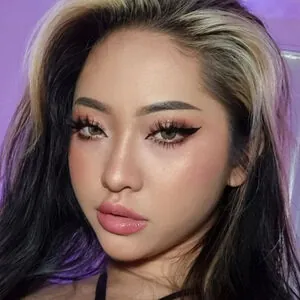 Claudia hon