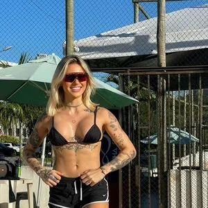 Cassia Lourenço content