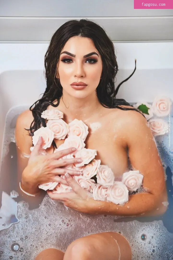 Cassie Lee