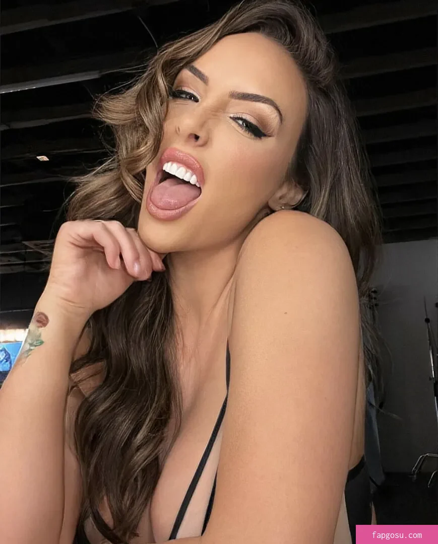 Cassie Lee