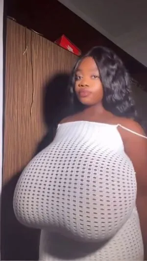 Chanel La Croix content