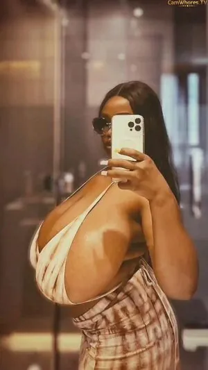 Chanel La Croix content