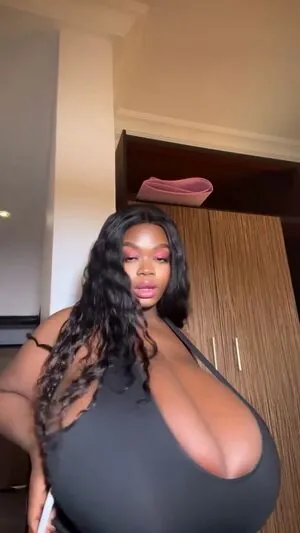 Chanel La Croix content