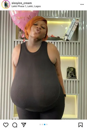 Chanel La Croix content
