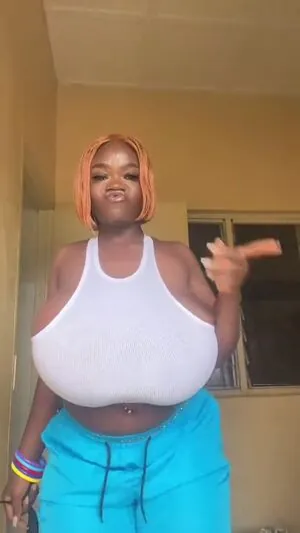 Chanel La Croix content