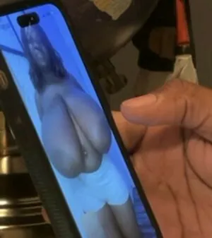 Chanel La Croix content