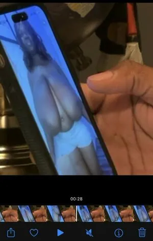 Chanel La Croix content