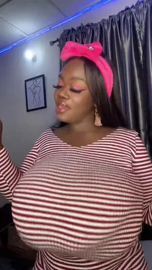 Chanel La Croix content