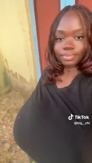 Chanel La Croix content