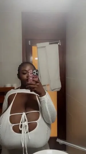 Chanel La Croix content