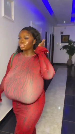 Chanel La Croix content