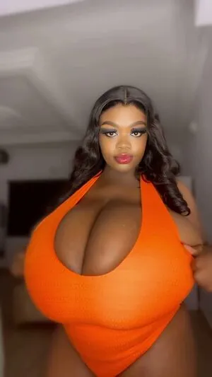 Chanel La Croix content