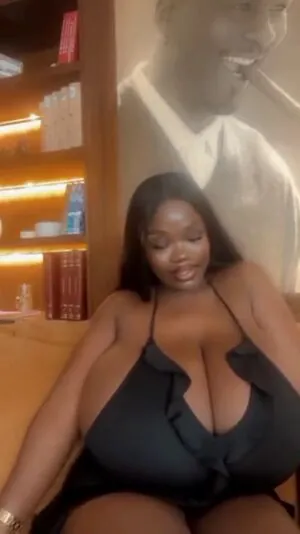 Chanel La Croix content