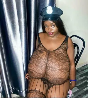 Chanel La Croix content