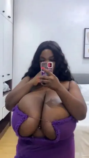 Chanel La Croix content