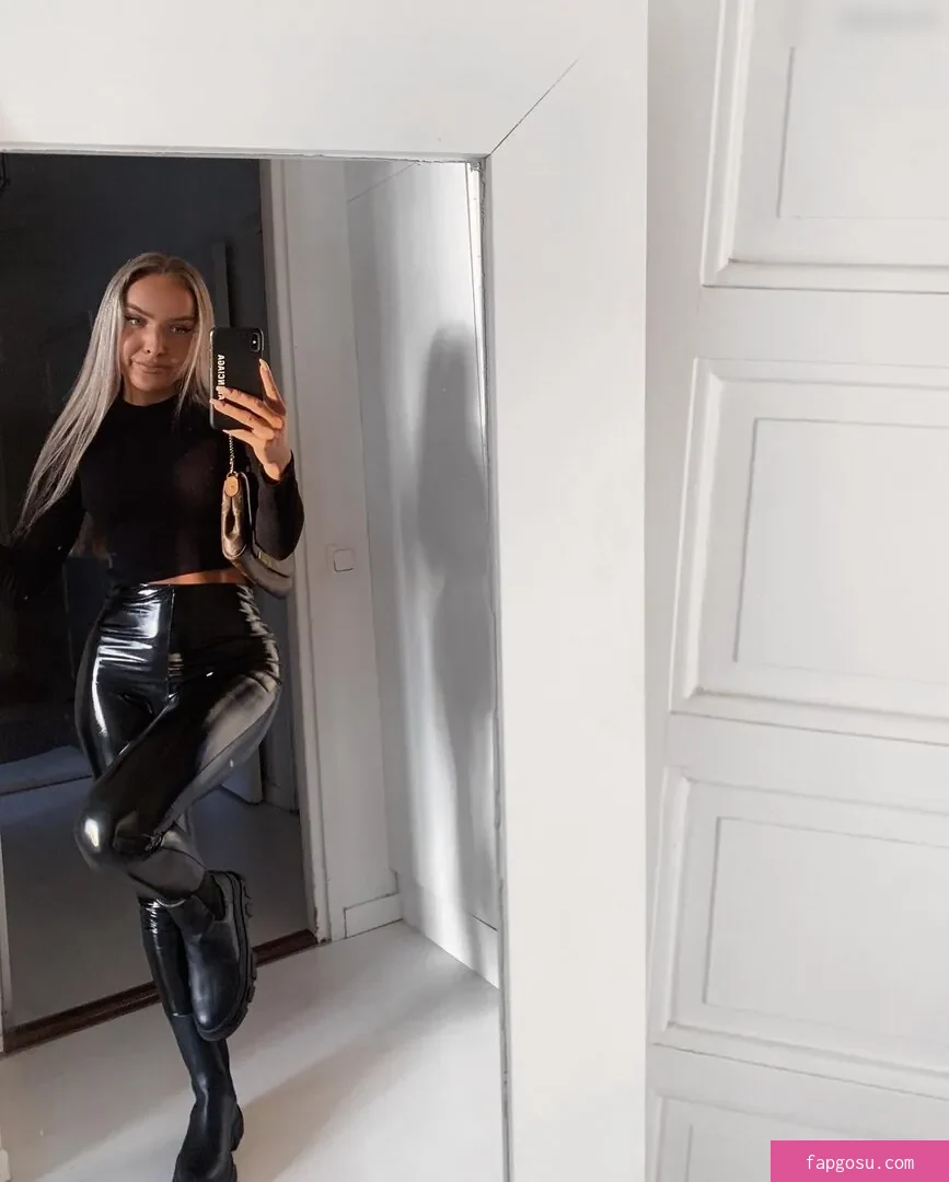 Claudiaisabella