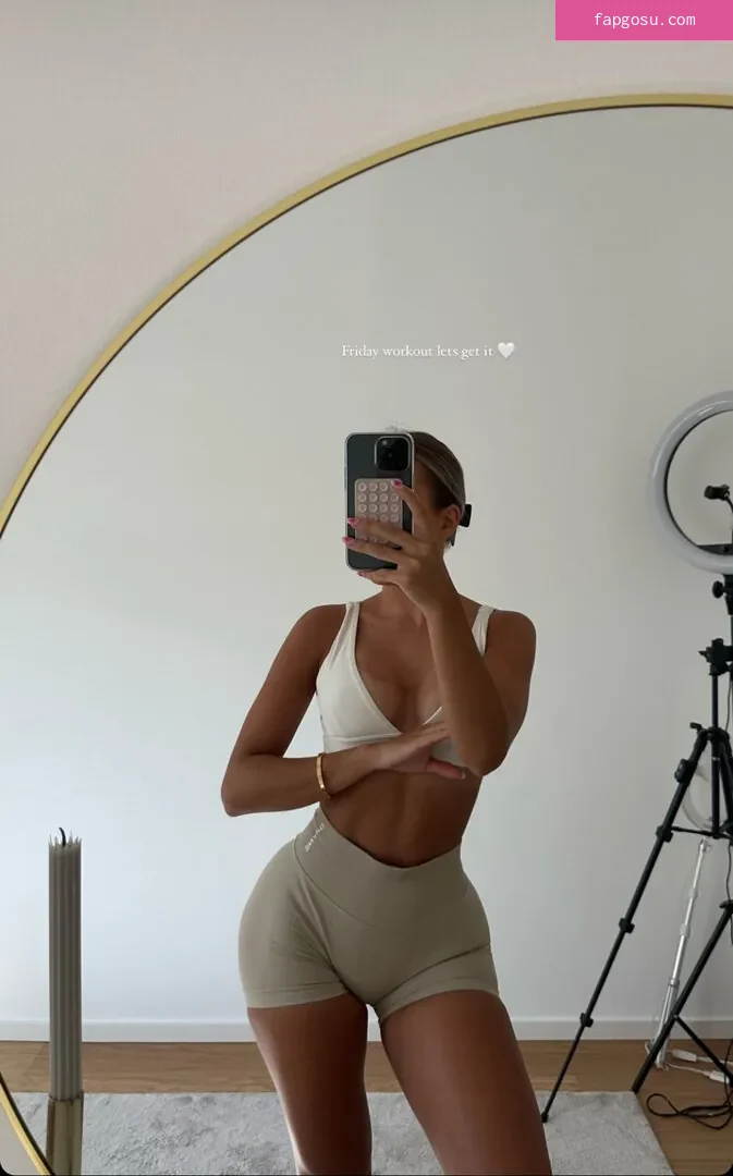Claudiaisabella
