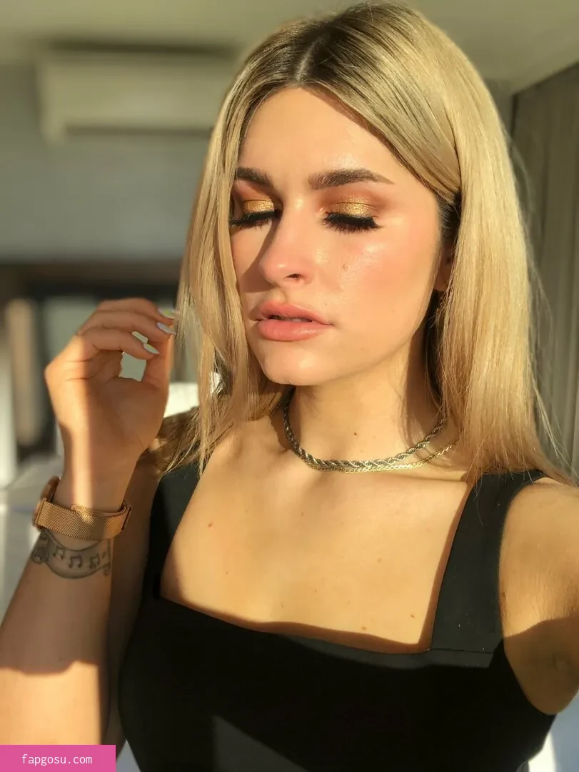 Courtney LaPlante