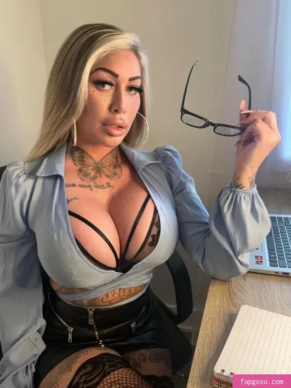 Call_me_roxy88