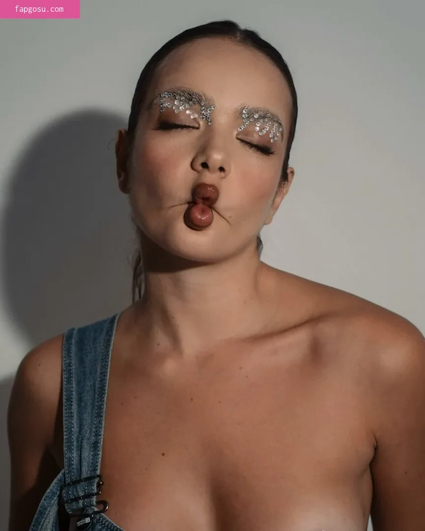 Camila Mayrink