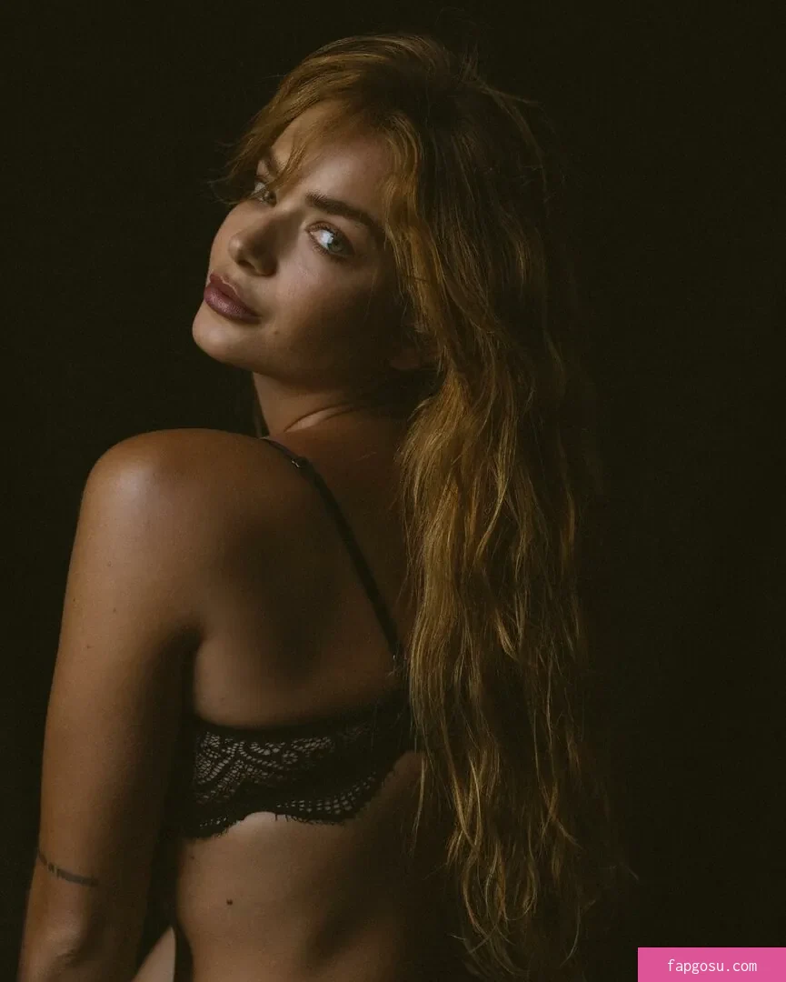 Camila Mayrink