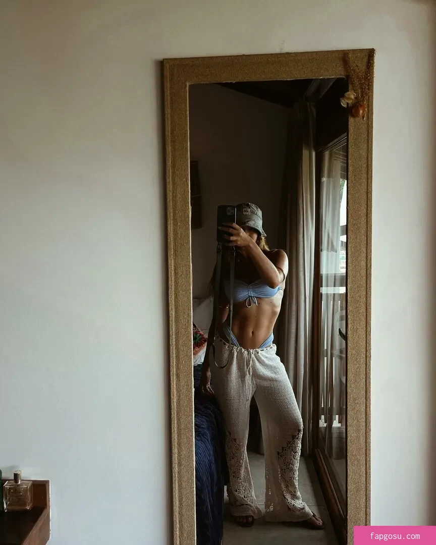 Camila Mayrink