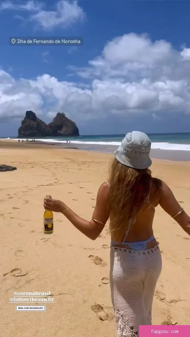 Camila Mayrink