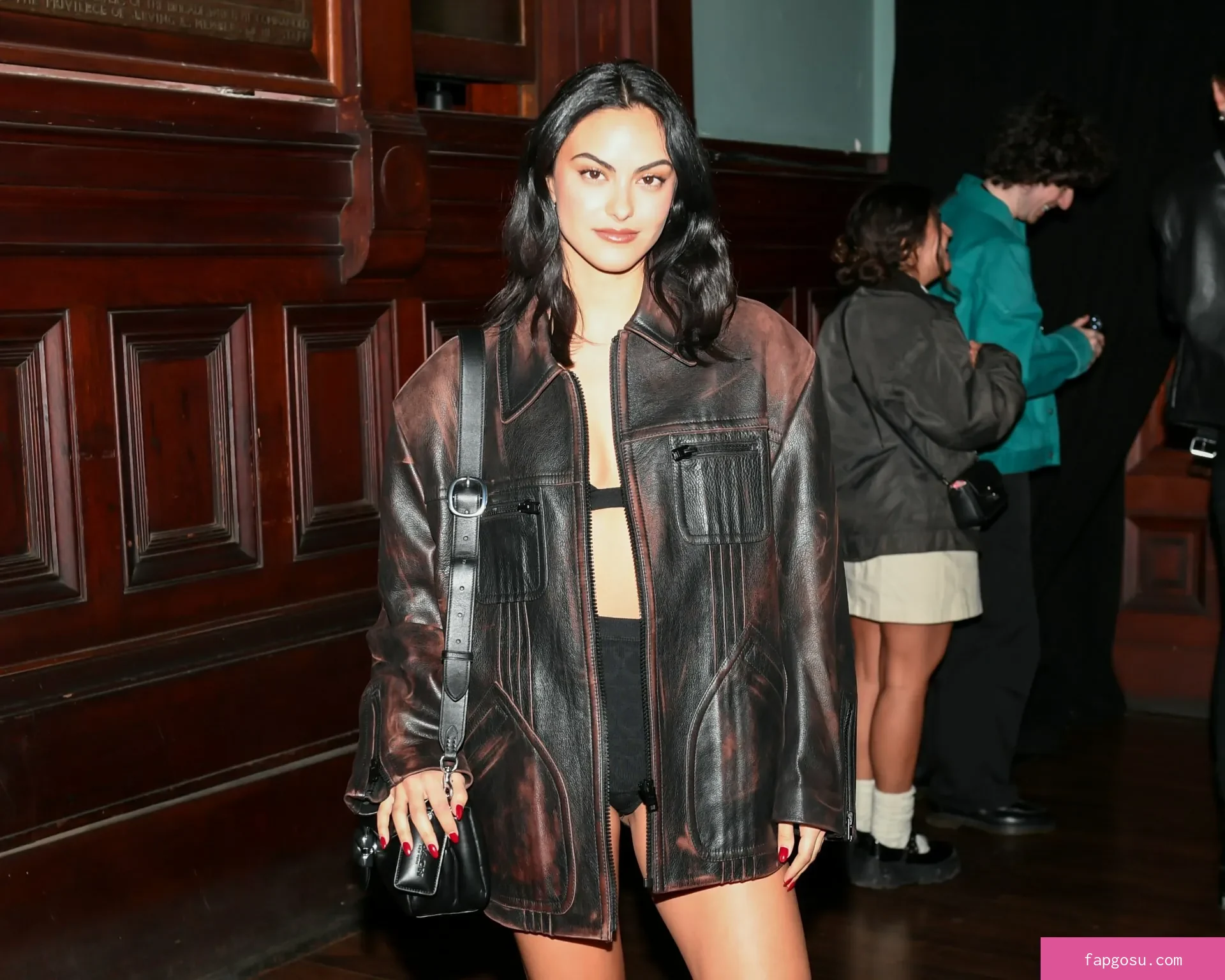 Camila Mendes