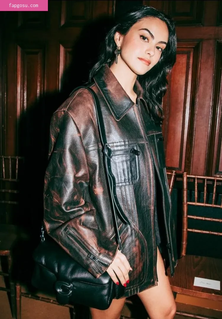 Camila Mendes