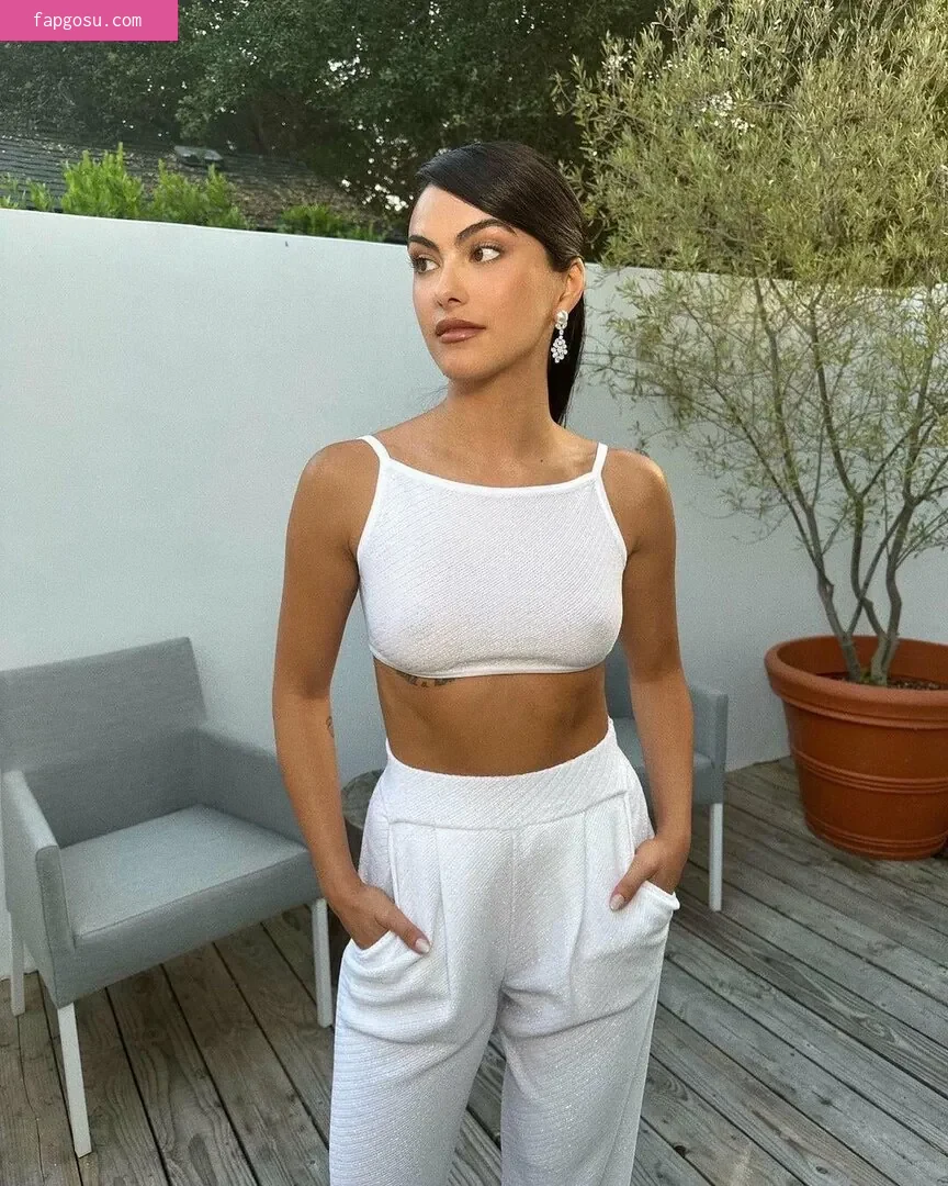 Camila Mendes