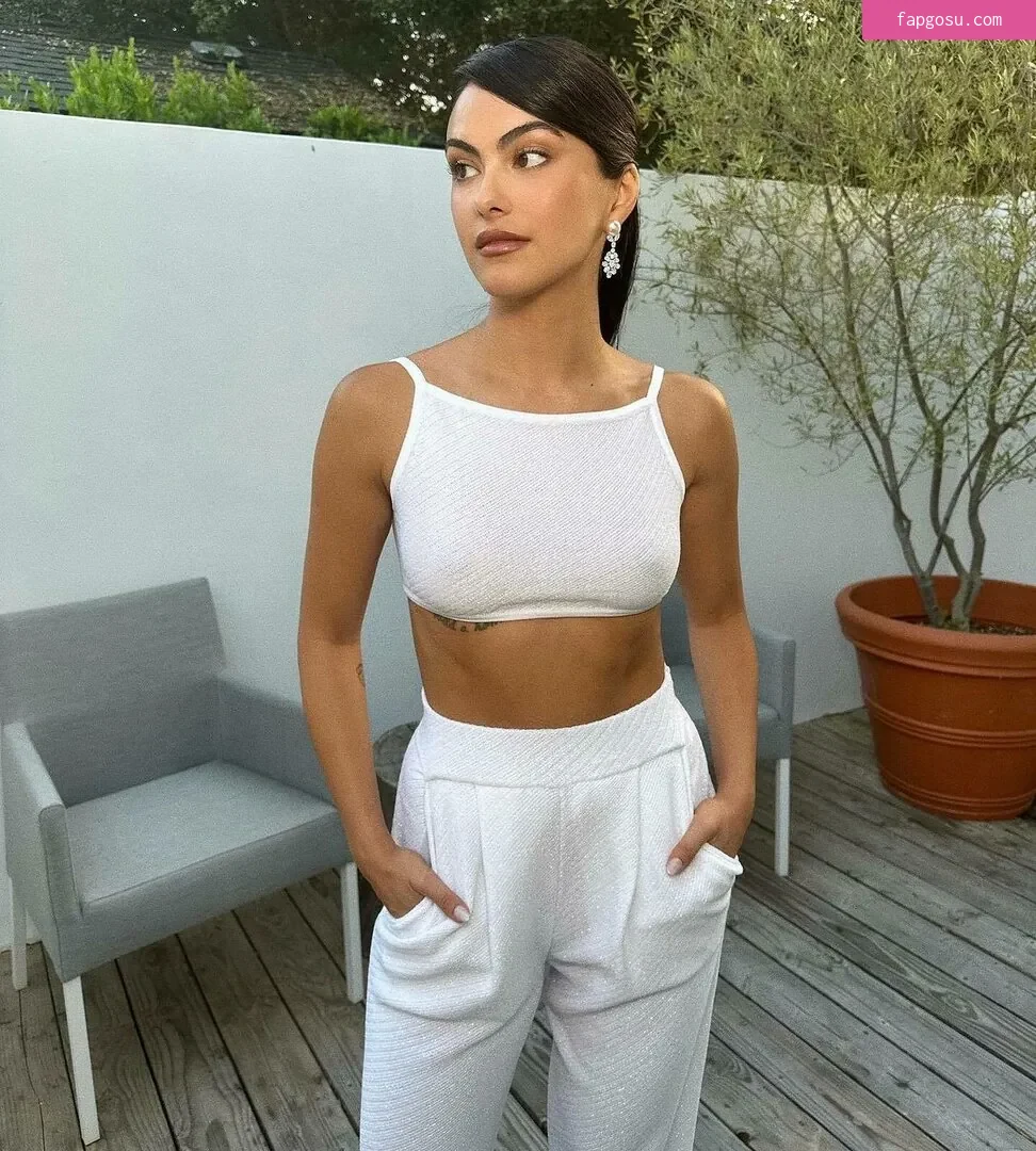 Camila Mendes