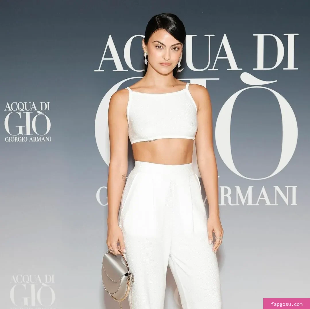 Camila Mendes