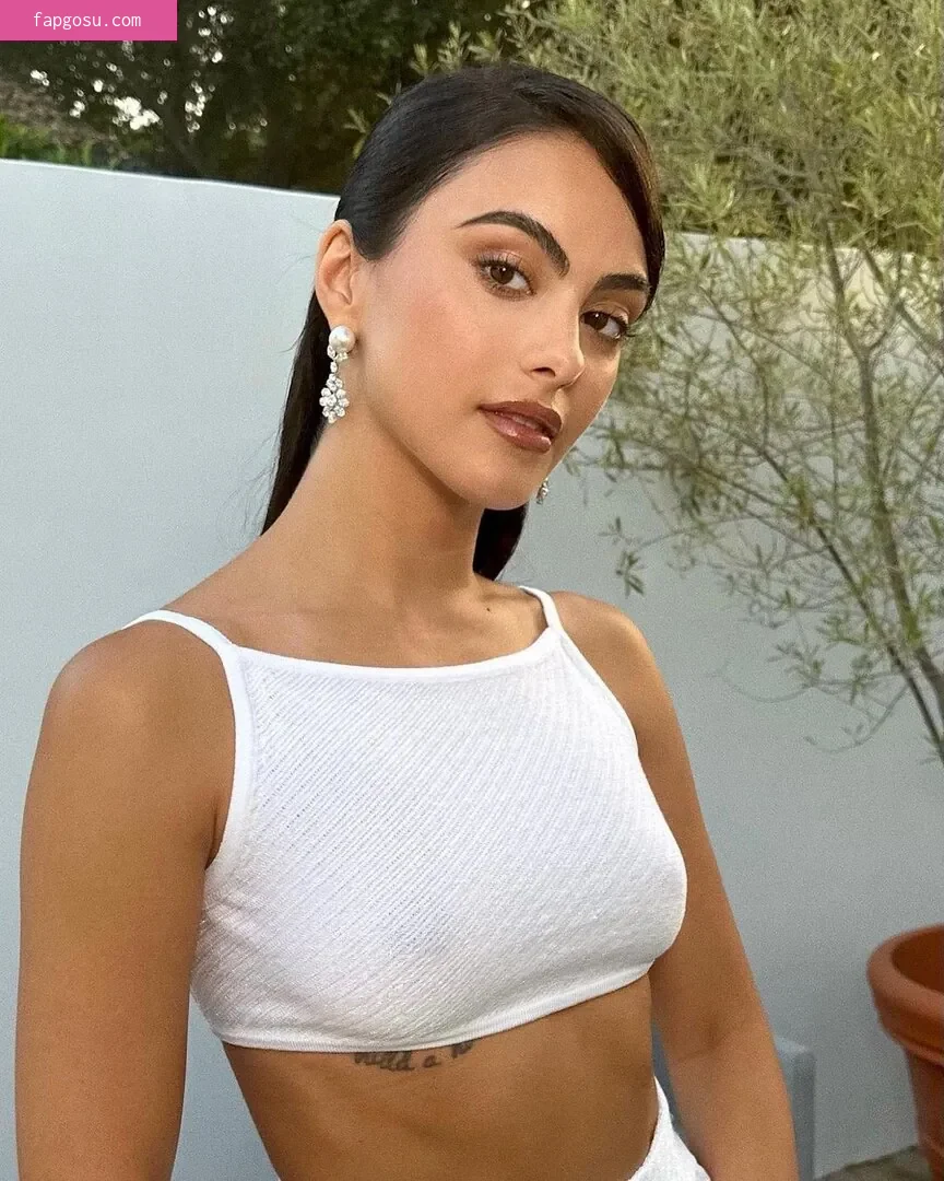 Camila Mendes