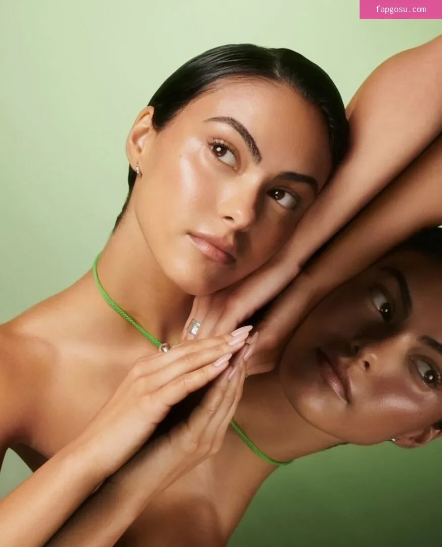 Camila Mendes