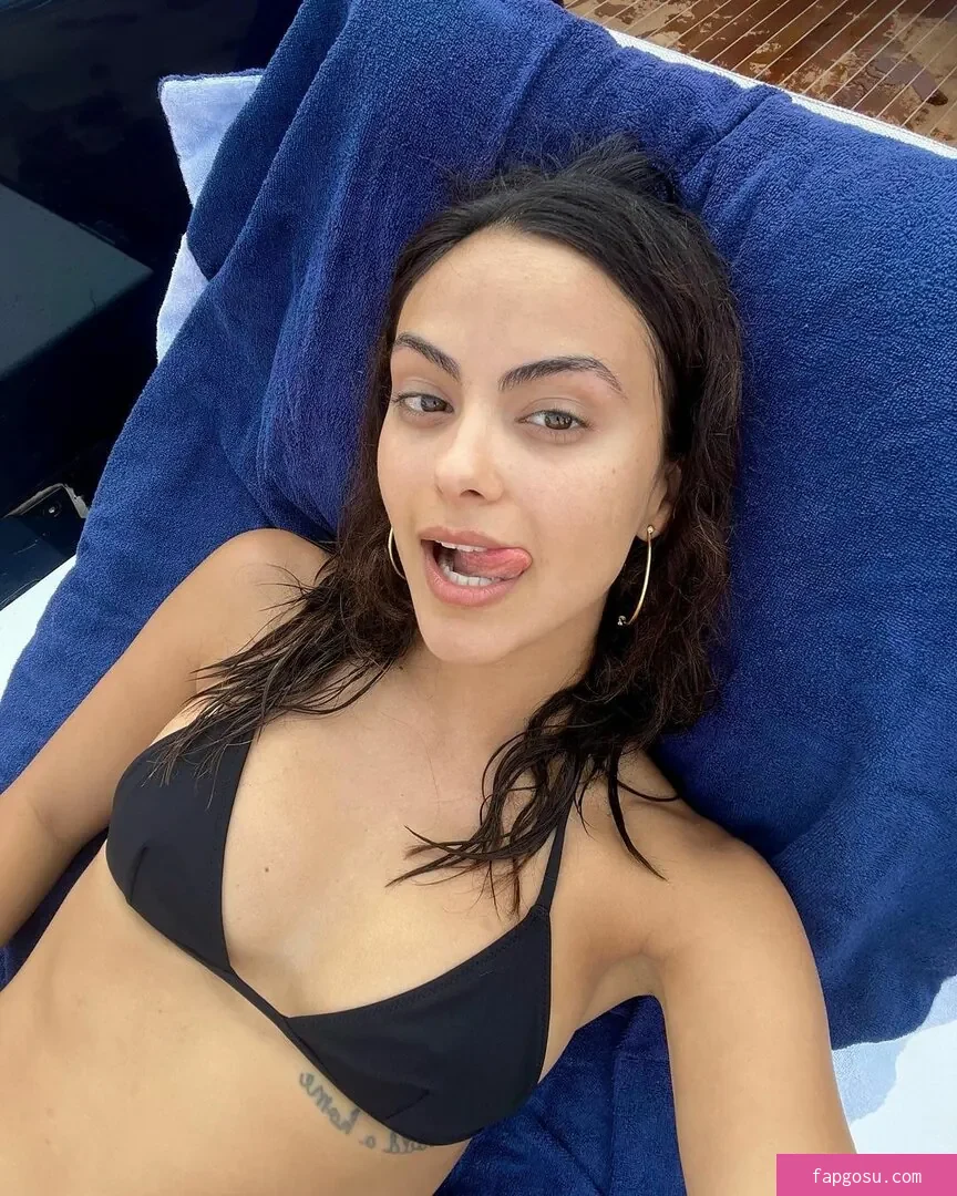 Camila Mendes