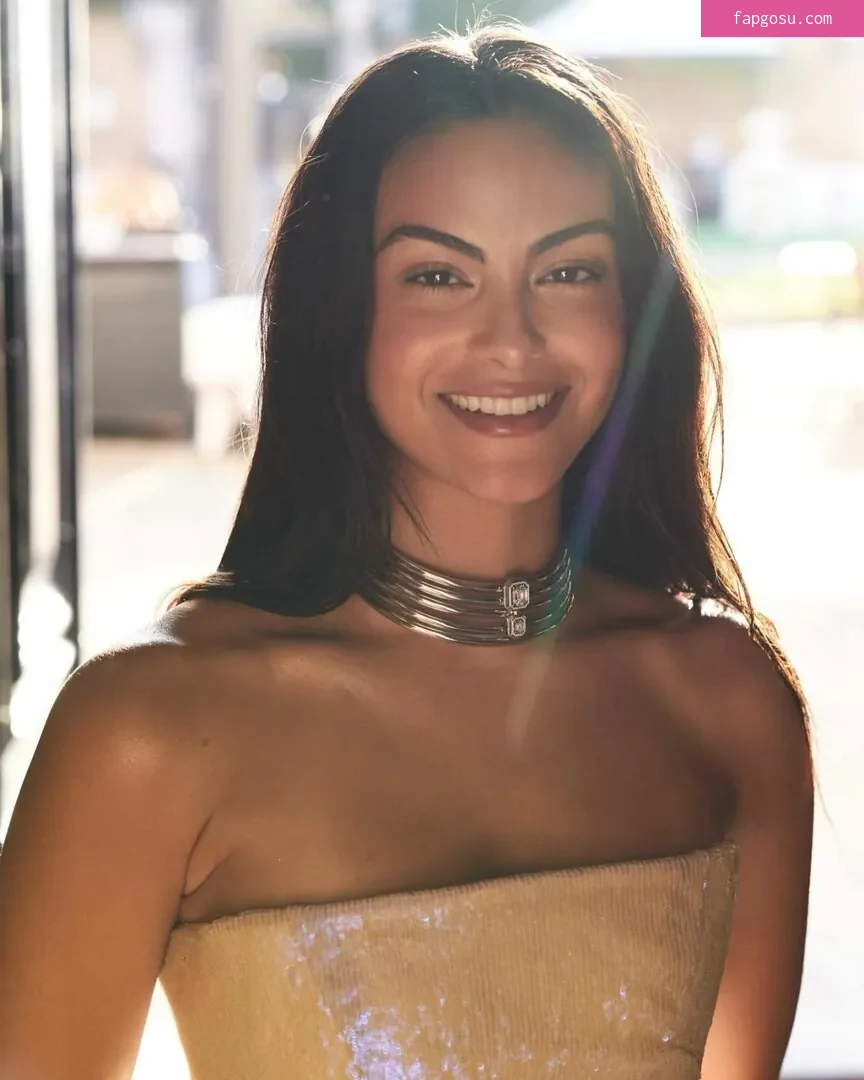 Camila Mendes