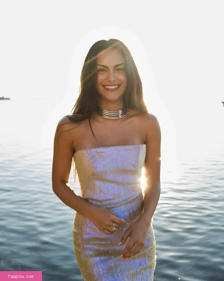 Camila Mendes