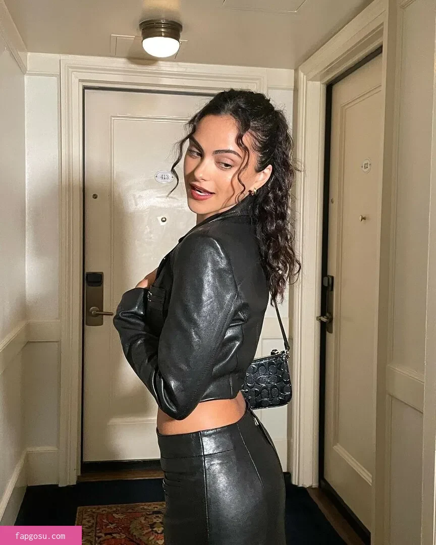 Camila Mendes